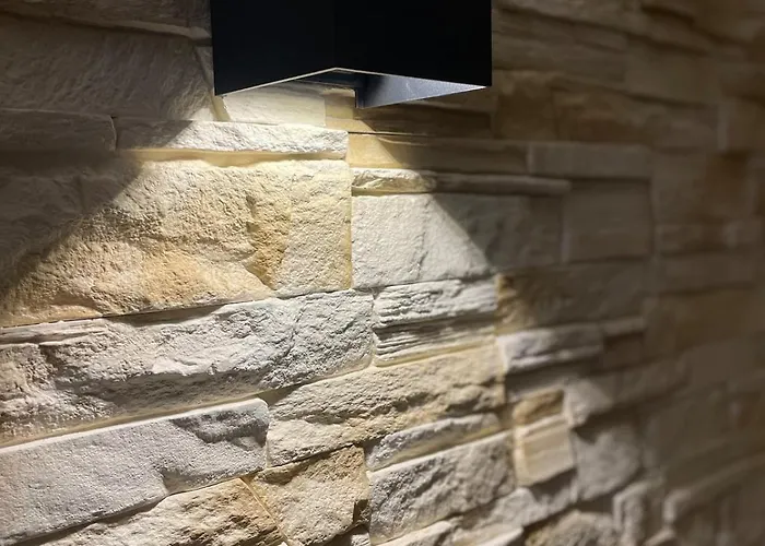 Du 4 - Parking Prive Gratuit Reims