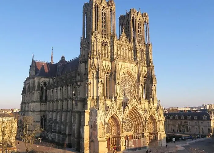 Lägenhet Du 4 - Parking Prive Gratuit *